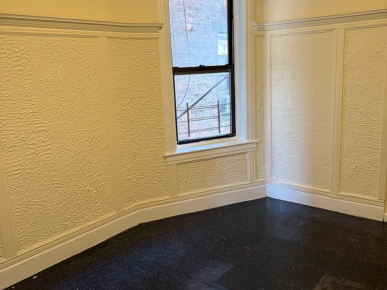 19 Lawrence St #1W — Photo 10
