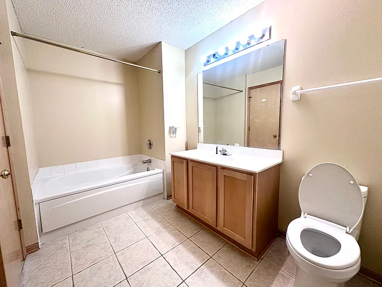 9410 Marshall Rd — Photo 18