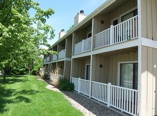 912 S Vine St APT 8, Urbana, IL 61801