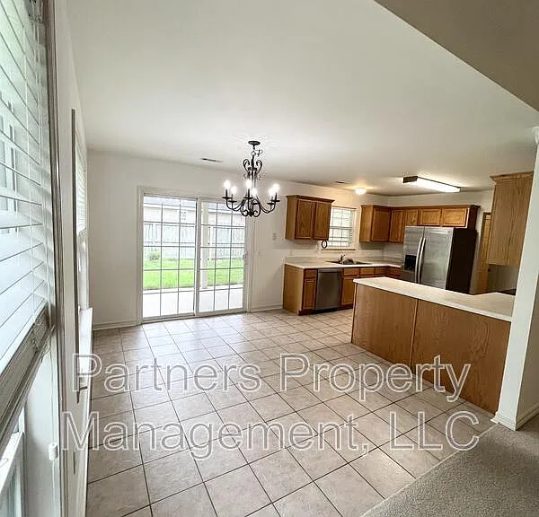 1257 Fox Run Ln — Photo 3