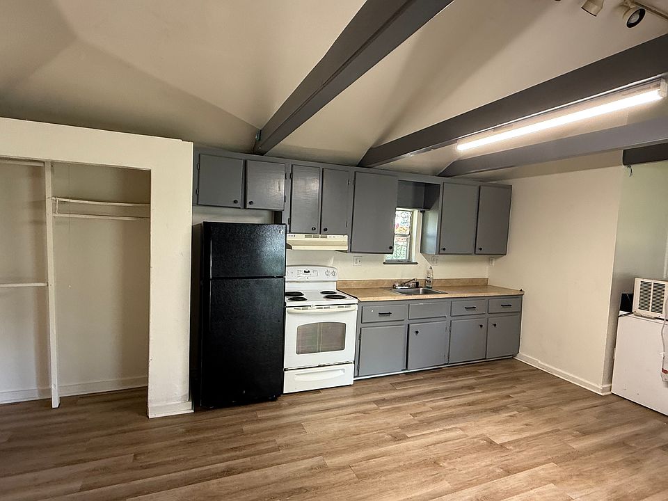 2nd image of 406 N Montgomery St