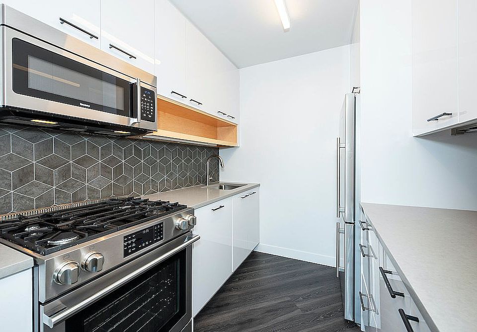 1st image of 250 E Houston St APT 3J