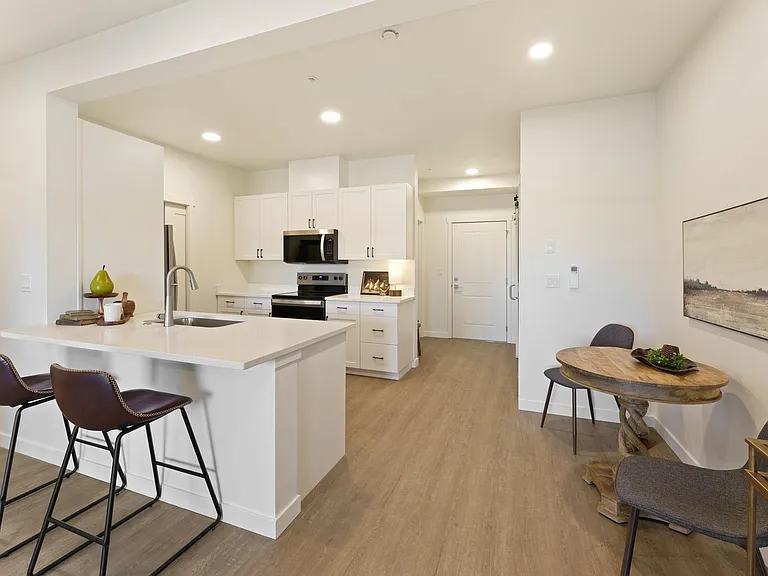 Bridgewater Apartments — Photo 6
