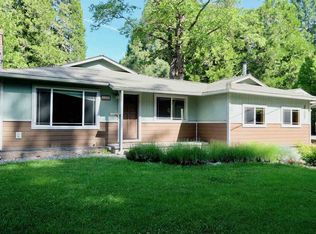 2108 Davis Place Rd, Mount Shasta, CA 96067