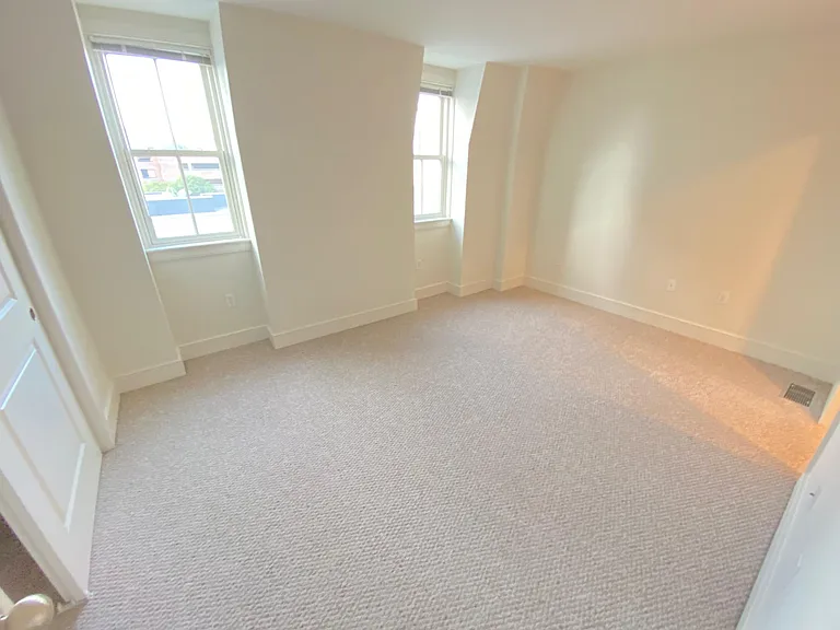 113 2nd St #Penthouse 01 — Photo 6