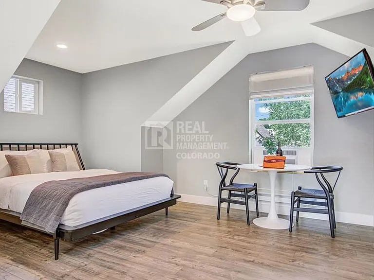 2110 W Pikes Peak Ave #B — Photo 8
