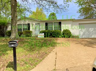 1692 Chinkapin Dr, High Ridge, MO 63049