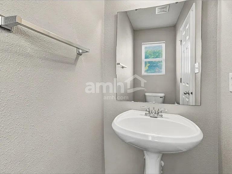 19486 Prairie Crossing Dr — Photo 9