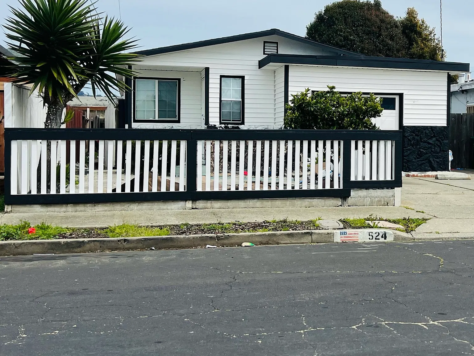 3 bed, 926 sqft, $3,300 — Photo 3