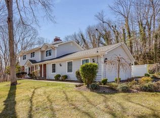 7 Parsons Dr, Dix Hills, NY 11746