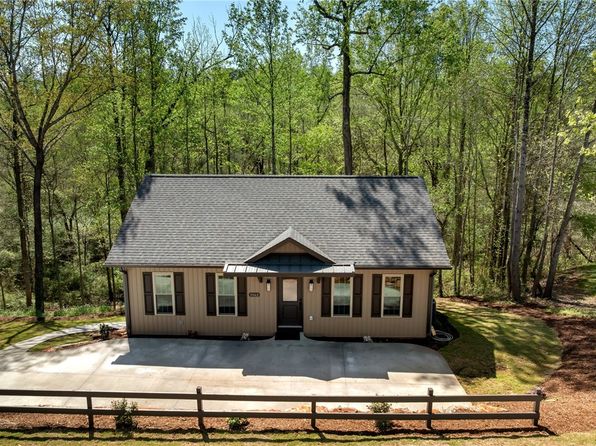 3062 Woodale Cir, Seneca, SC 29678