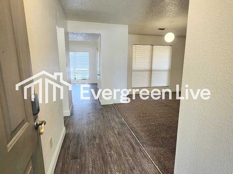 2113 Santa Clara Ct — Photo 2
