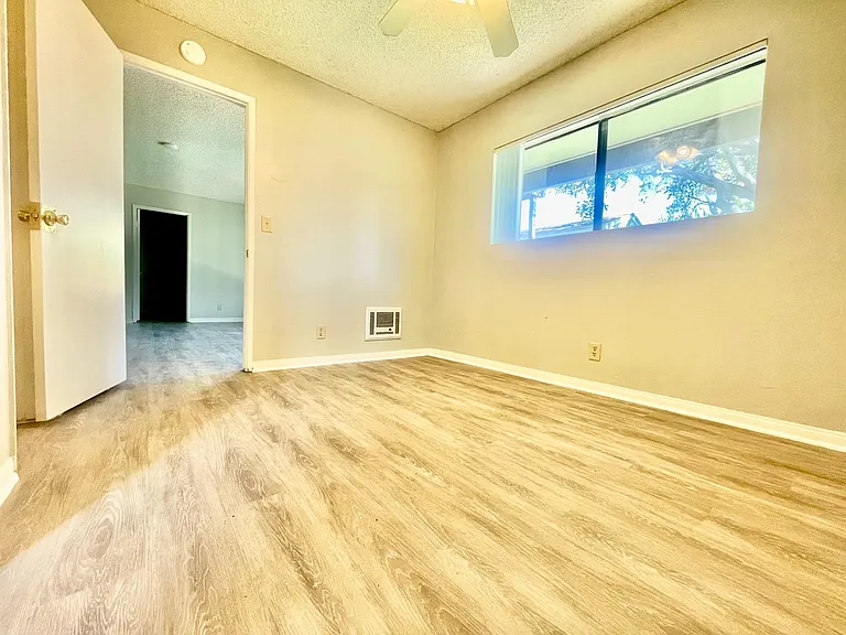 1354 Reed Ave #1 — Photo 14
