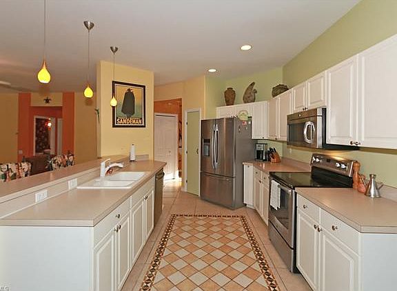 5th image of 22960 White Oak Ln