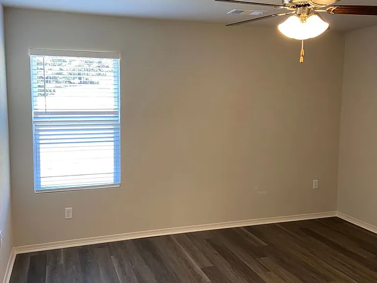 2617 Grand Ln — Photo 7