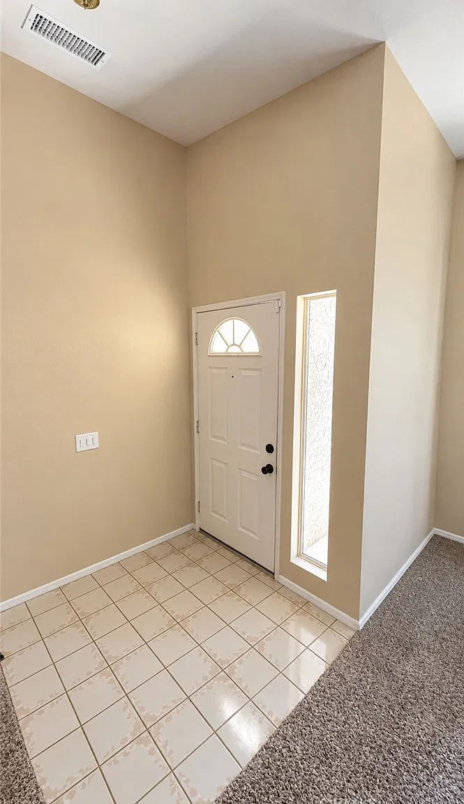 3 bed, 2175 sqft, $3,200 — Photo 3