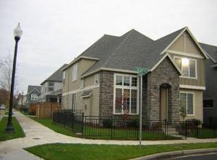 798 NE 61st Ct, Hillsboro, OR 97124