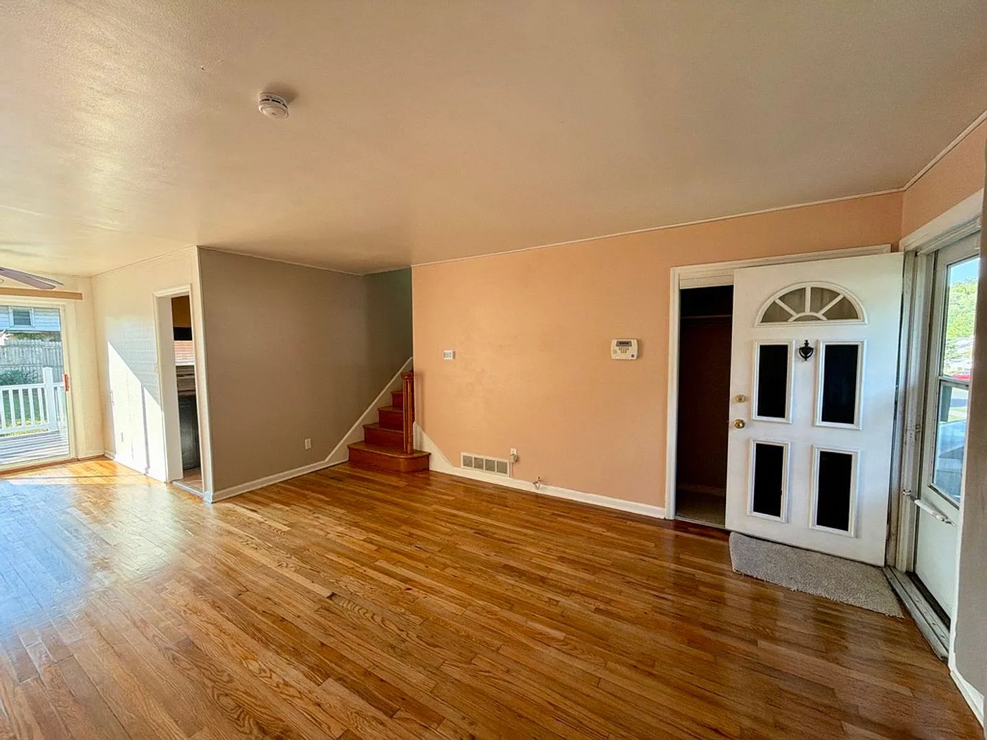 Welcome to 18 Aquilla Ave! — Photo 3