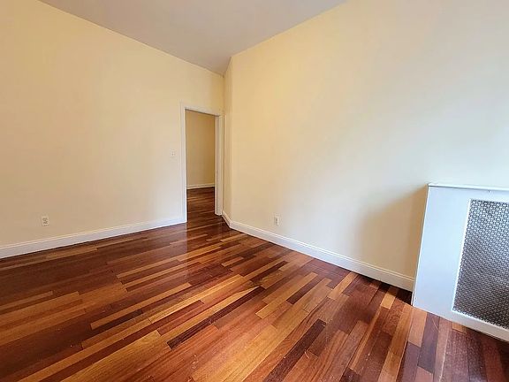 5th image of 408 W 44th St #Q