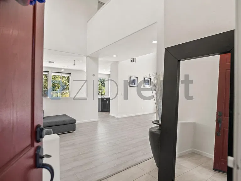 5215 Manderston Dr — Photo 4