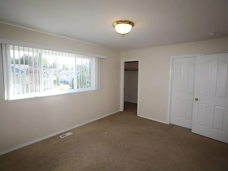 8926 Meadow Park Cir — Photo 17