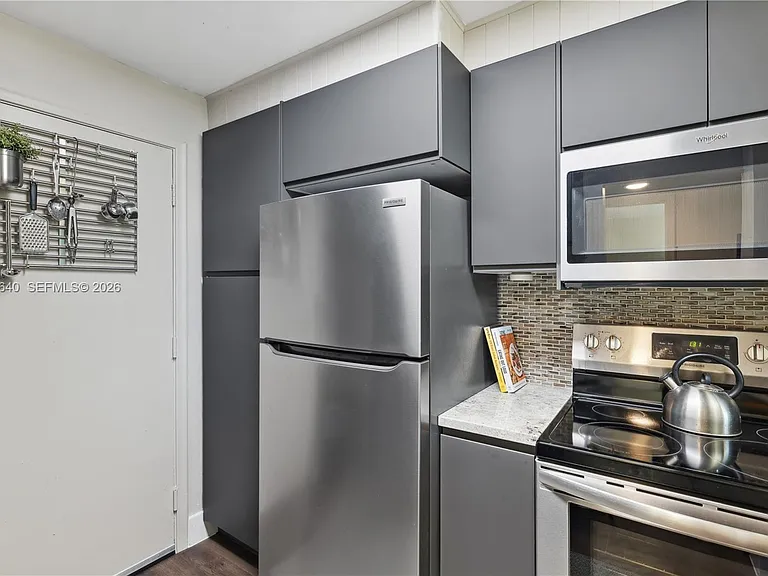 1020 Meridian Ave #403 — Photo 13