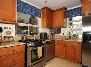 11756 Darlington Ave, Los Angeles, CA 90049