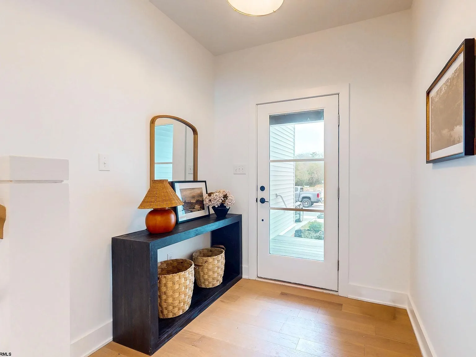 3 bed, 2.5 bath, 2221 sqft, $6,500 — Photo 2