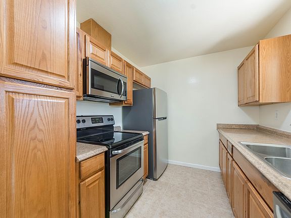 4th image of 3588 Payne Ave APT 12