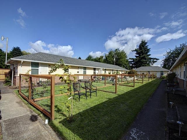 1st image of 6901-6923 NE Prescott St #6921