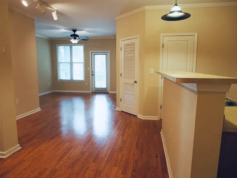 200 Bucksley Ln #101 — Photo 3
