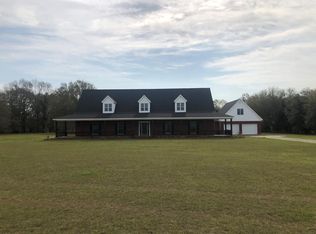 101 Buckhead Dr, Headland, AL 36345