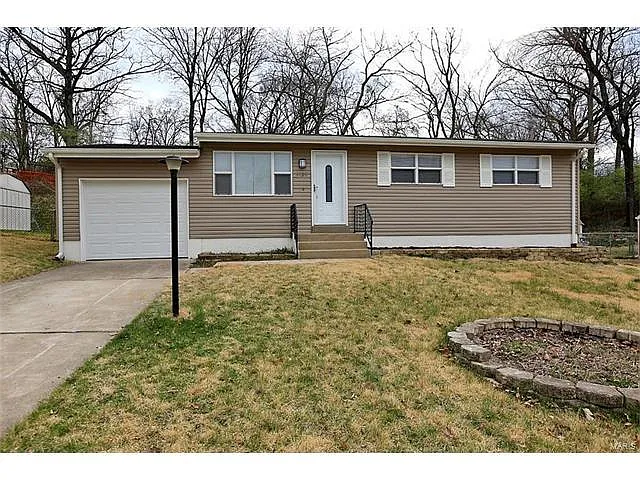 9828 Huegel Dr photo 1