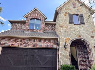 9001 Blue Water Dr, Plano, TX 75025