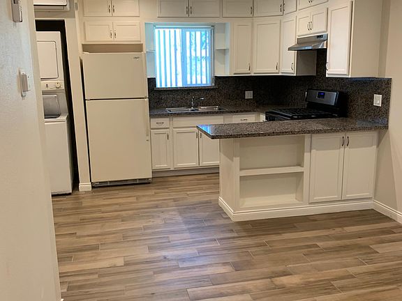 3rd image of 24449 University Ave