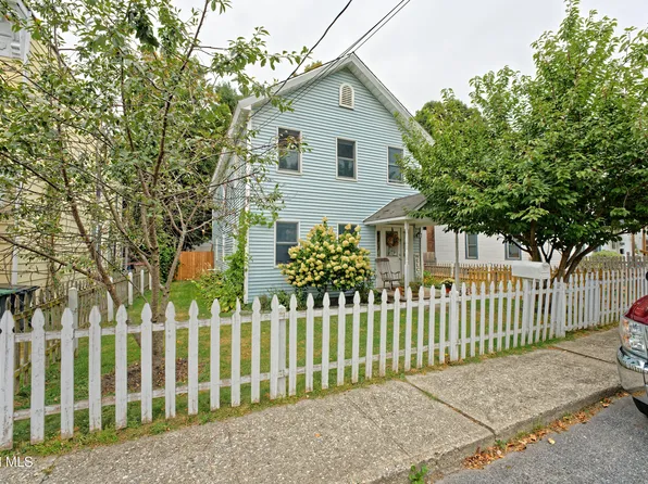 37 Center Street, Hoosick Falls, NY 12090