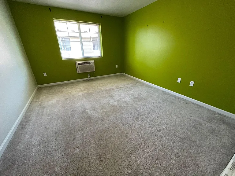 750 NW 185th Ave — Photo 12