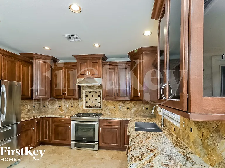 5777 W Golden Ln — Photo 8
