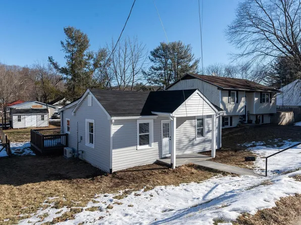 1425 B St, Waynesboro, VA 22980