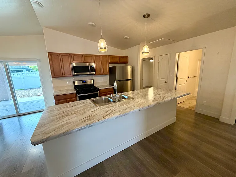 579 Redwing Ln — Photo 13