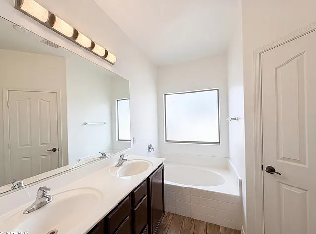 606 W Beautiful Ln — Photo 8