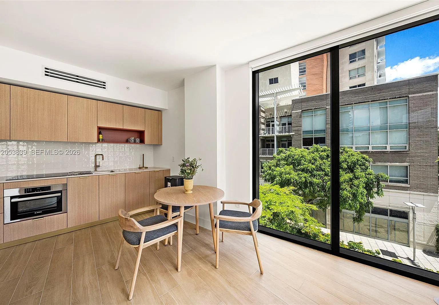 1 bed, 1.0 bath, $5,000 — Photo 4