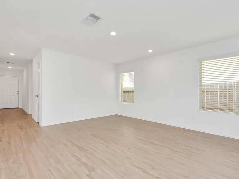 24207 Becker Hollow Ln — Photo 4