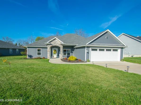 914 Cochise Dr, Holts Summit, MO 65043