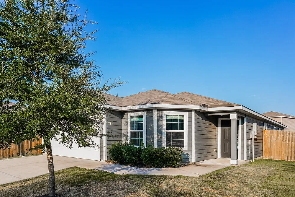 4 bed, 2.0 bath, 1787 sqft, $1,850 — Photo 3