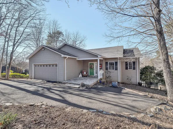 213 Redwood Ter, Huddleston, VA 24104