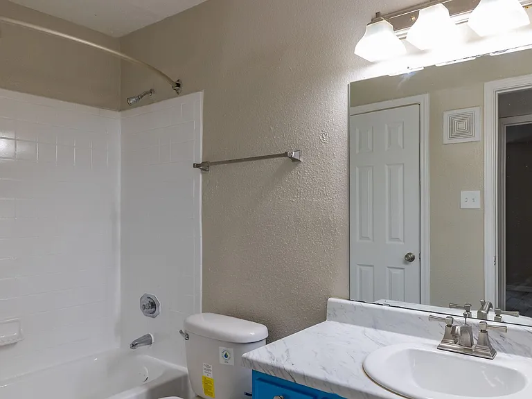 Crescent at Cityview — Photo 12