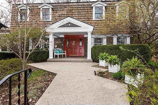 1st image of 13 Crestwood Ln