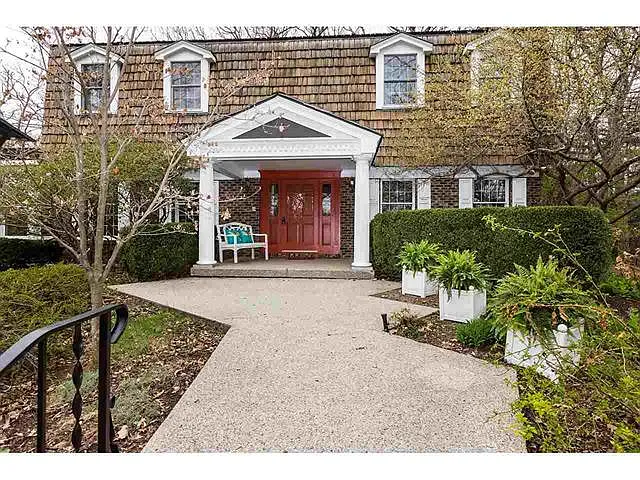 13 Crestwood Ln photo 1