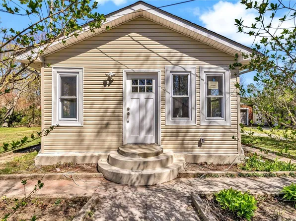 109 Maystrik Avenue, Holbrook, NY 11741